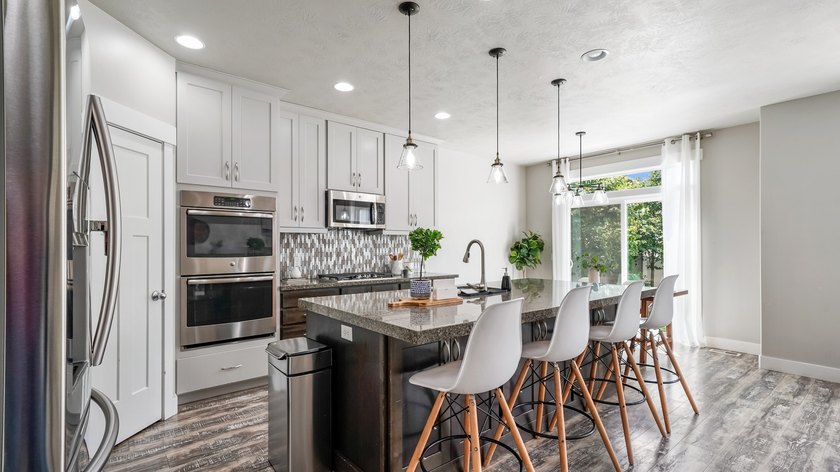Welcome to this exceptional 3,789 sq. ft. two-story home in one - photo 10
