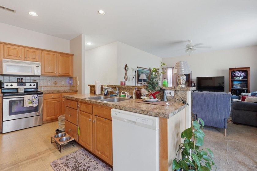 Welcome to Lawsons Landing, a highly desirable community where - photo 11
