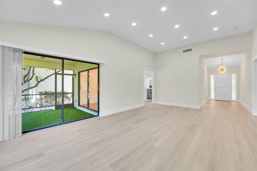 An exceptionally remodeled 2 bedroom 2 bathroom villa in the - photo 12