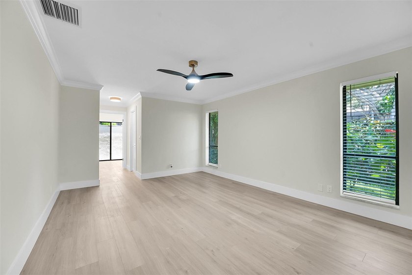 An exceptionally remodeled 2 bedroom 2 bathroom villa in the - photo 14