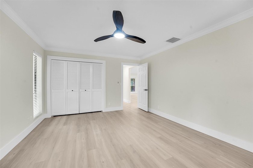 An exceptionally remodeled 2 bedroom 2 bathroom villa in the - photo 15