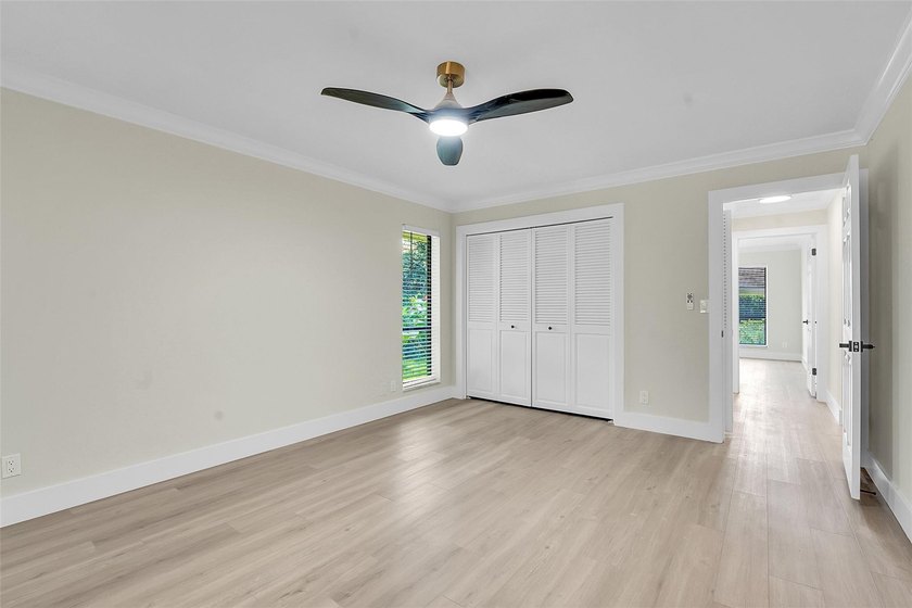 An exceptionally remodeled 2 bedroom 2 bathroom villa in the - photo 16