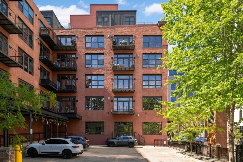 The best of the Mill District is at your doorstep in this - photo 17