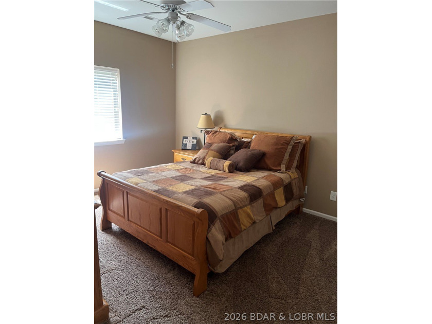 Beautiful well maintained lake condo. 3 bedroom and 2 baths - photo 18