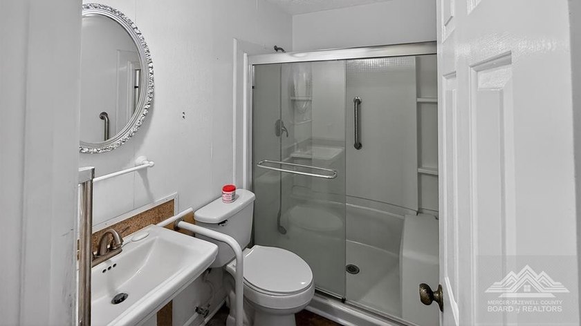 Located in Sedgewood Subdivision and just a short golf cart ride - photo 23