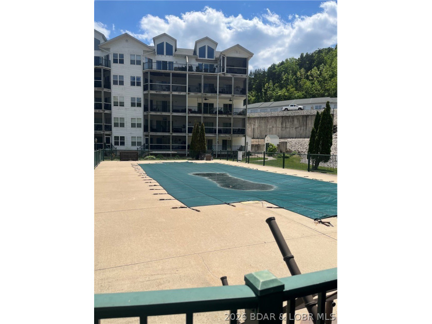 Beautiful well maintained lake condo. 3 bedroom and 2 baths - photo 28