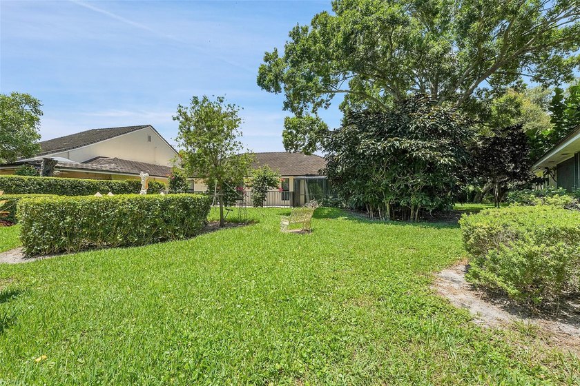 An exceptionally remodeled 2 bedroom 2 bathroom villa in the - photo 28