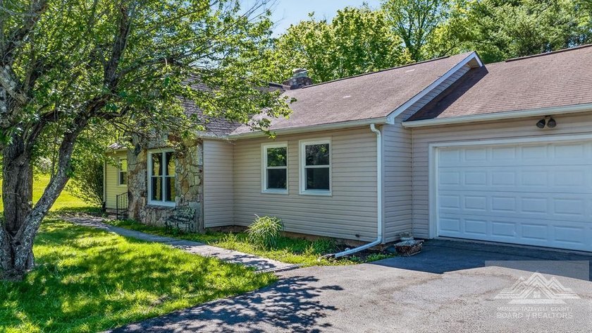 Located in Sedgewood Subdivision and just a short golf cart ride - photo 36