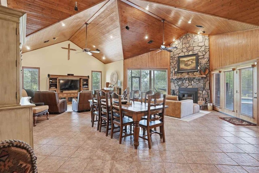 With exceptional views of the Wichita Mountains and just a - photo 8