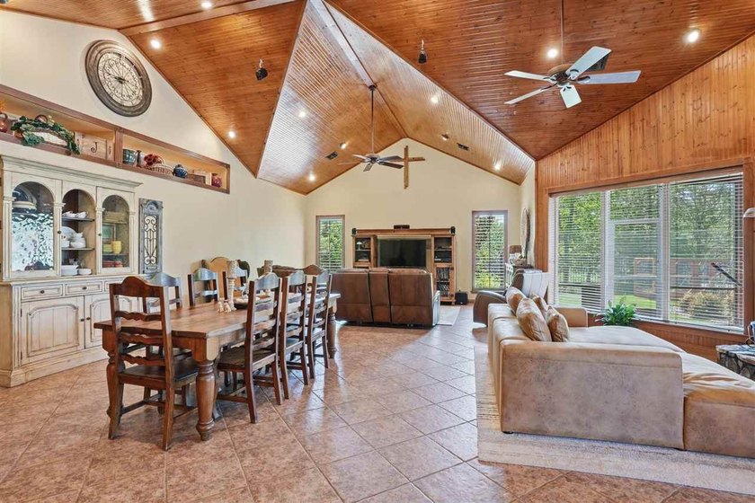 With exceptional views of the Wichita Mountains and just a - photo 10