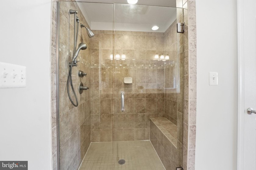 Nestled within the peaceful Ridgefield Estates, this exquisite - photo 45