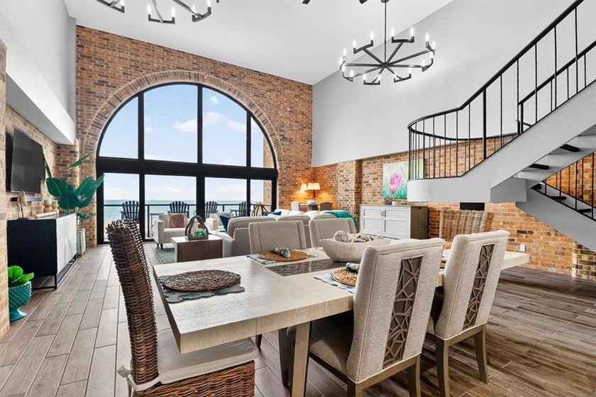 EXPANSIVE GULF VIEWS. LUXURIOUS ASTHETIC. TWO PRIVATE PATIOS - photo 10