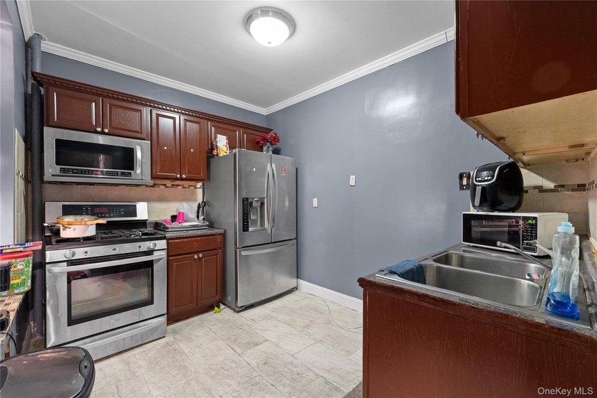 Affordable HDFC Junior 4, 1-bedroom co-op in Highbridge, priced - photo 5