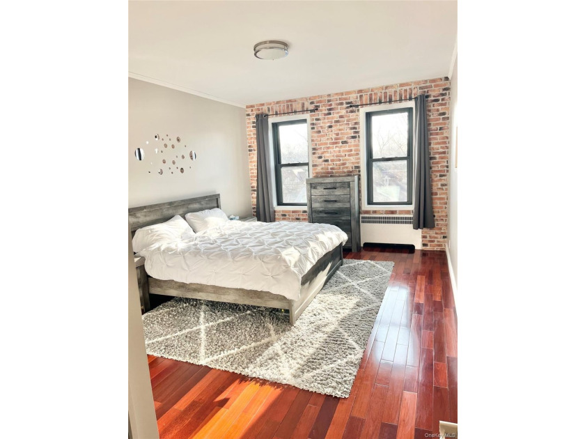 Welcome to this renovated, pre-war impeccably maintained - photo 3