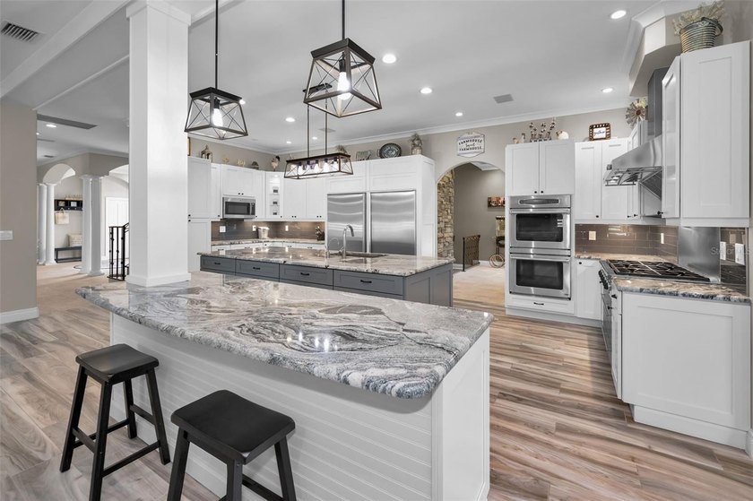 An absolute dream in Oak Hill Acres! Sprawling across 4.4 acres - photo 11