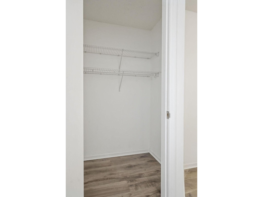 Stylish 1 bedroom, 1 bath condo in the heart of the Mill - photo 12