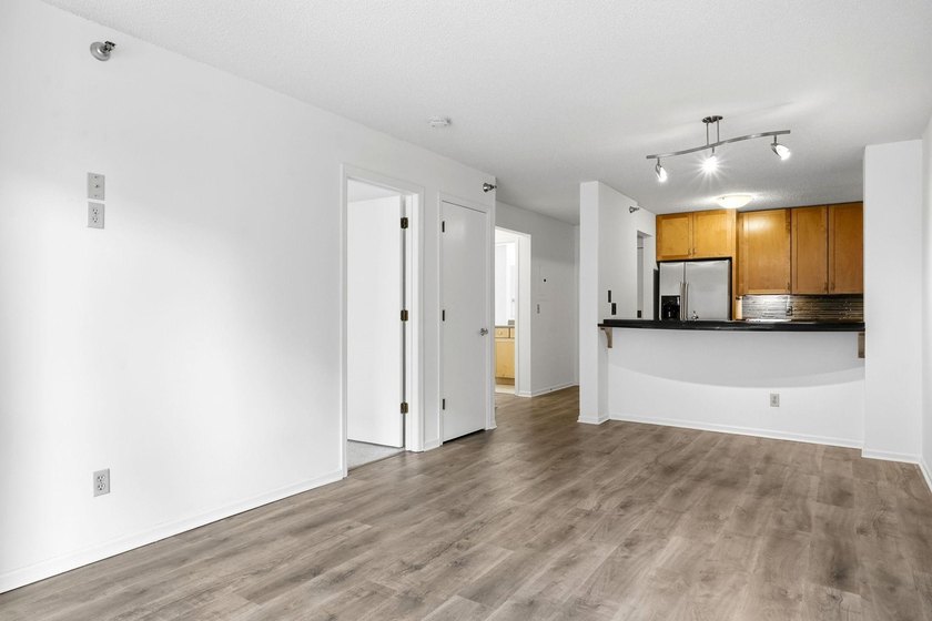 Stylish 1 bedroom, 1 bath condo in the heart of the Mill - photo 14