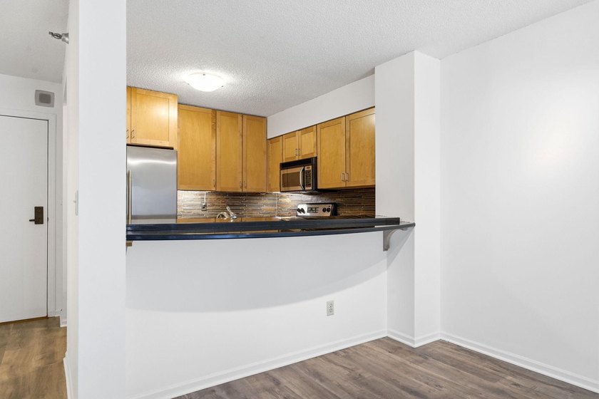 Stylish 1 bedroom, 1 bath condo in the heart of the Mill - photo 15