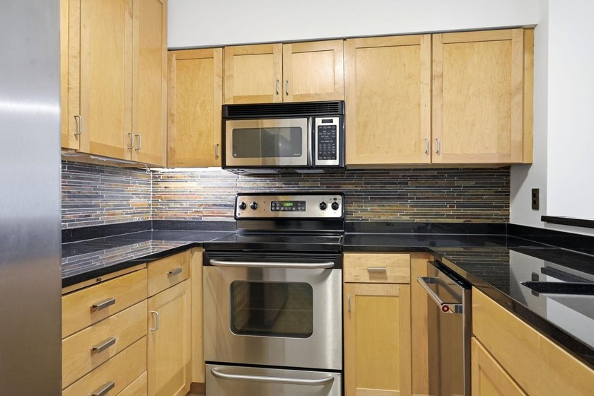Stylish 1 bedroom, 1 bath condo in the heart of the Mill - photo 18