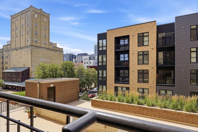 Stylish 1 bedroom, 1 bath condo in the heart of the Mill - photo 25