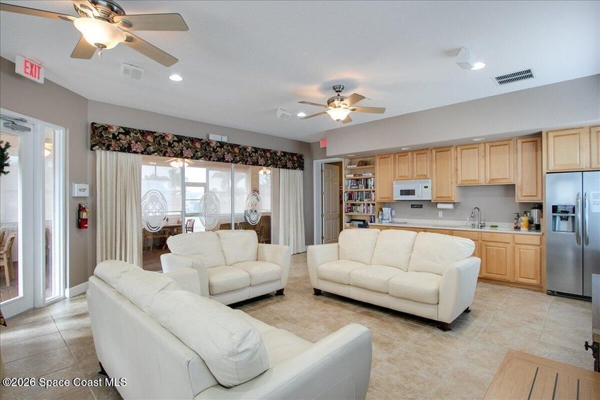 Desirable Pine Creek 55+ Community offers this spacious - photo 44