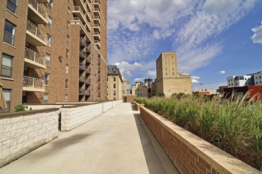 Stylish 1 bedroom, 1 bath condo in the heart of the Mill - photo 47