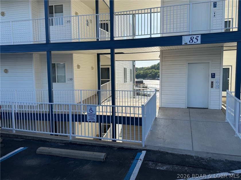 Don't miss out on this beautiful walk-in end unit at Monarch - photo 25