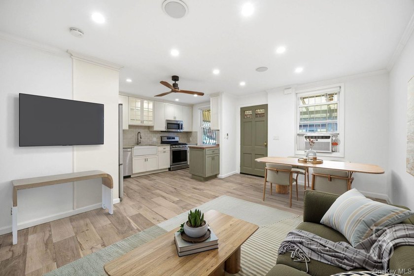 Don t miss this charming brick one-family home in the Ditmars - photo 2
