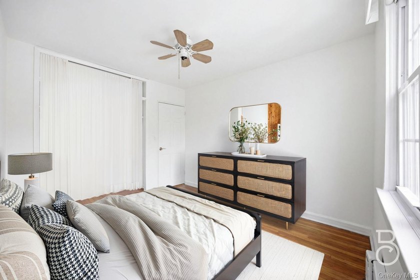 Don t miss this charming brick one-family home in the Ditmars - photo 7