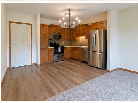 Welcome home to this beautifully updated 1 bedroom, 1 bathroom - photo 3