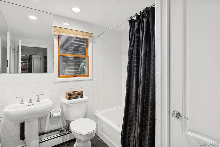Exceptional Westhampton Retreat with Timeless Elegance Discover - photo 15