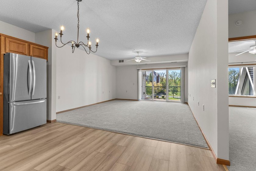 Welcome home to this beautifully updated 1 bedroom, 1 bathroom - photo 5