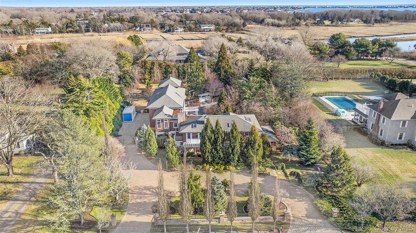 Exceptional Westhampton Retreat with Timeless Elegance Discover - photo 24