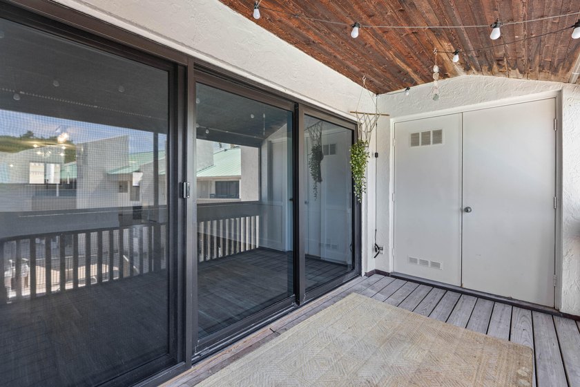 Newly remodeled 2/2 waterfront North Palm condo available on the - photo 12