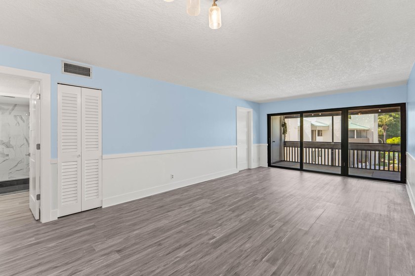 Newly remodeled 2/2 waterfront North Palm condo available on the - photo 20