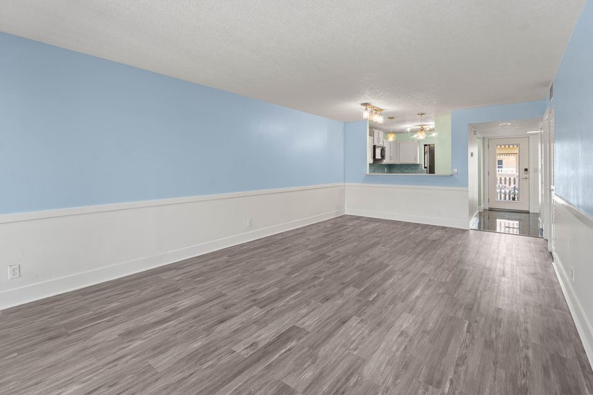 Newly remodeled 2/2 waterfront North Palm condo available on the - photo 21
