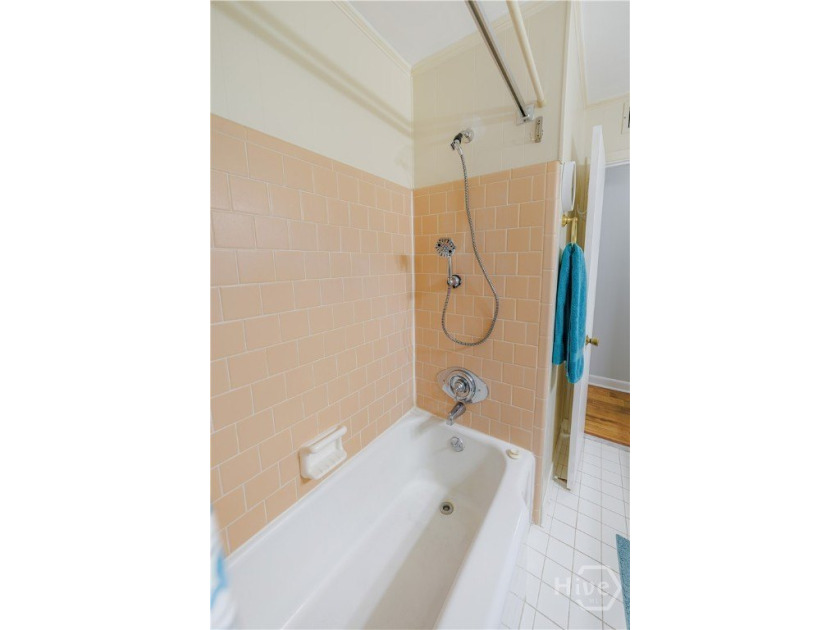 **250 Special** Seller contributing $1,500 towards closing costs - photo 22