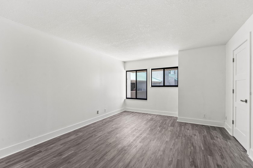 Newly remodeled 2/2 waterfront North Palm condo available on the - photo 25