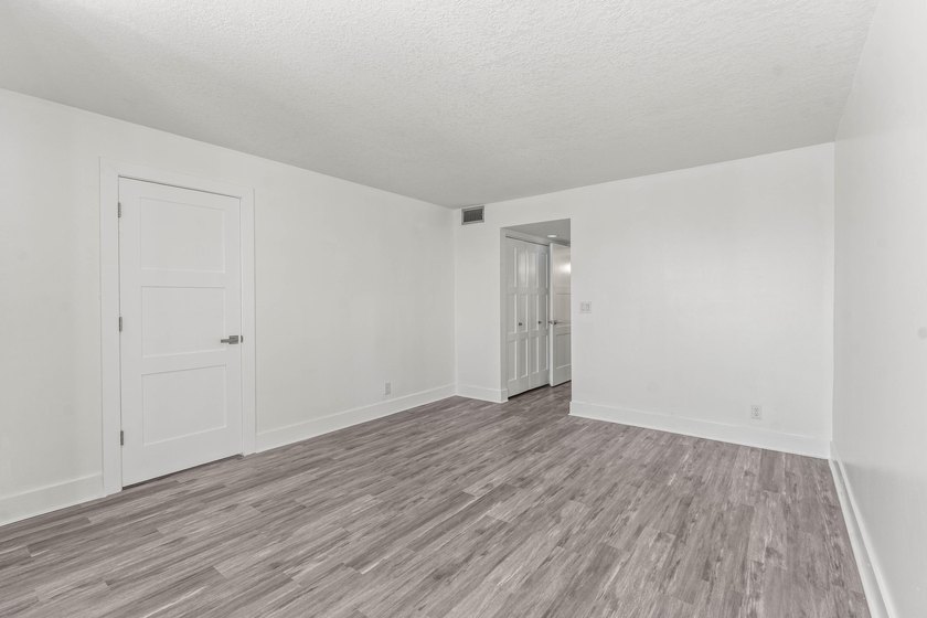 Newly remodeled 2/2 waterfront North Palm condo available on the - photo 27