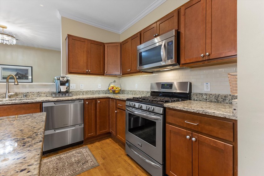 Enjoy river views from this beautiful 2 bedroom, 2 bath condo in - photo 10