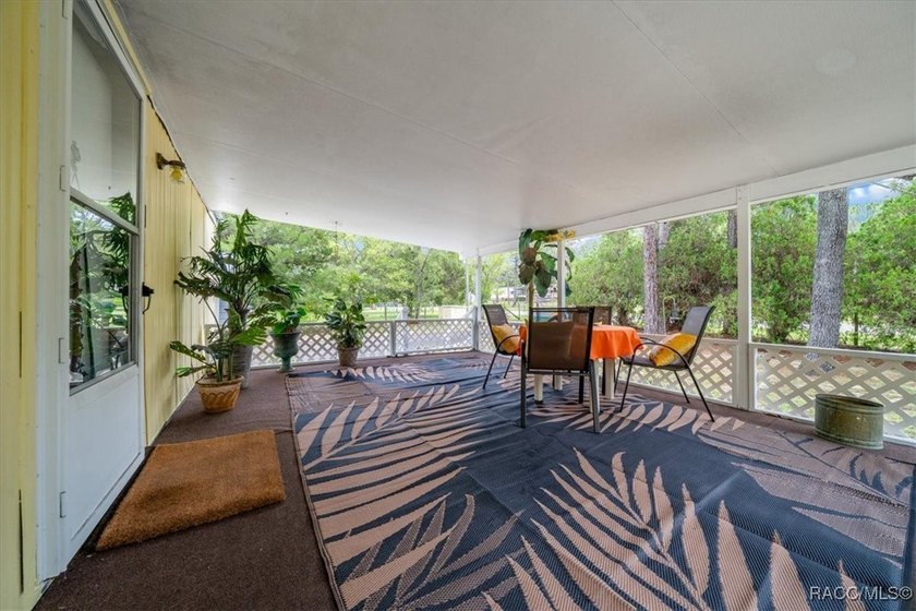 Welcome to this charming 2-bedroom, 1.5-bath single wide - photo 11