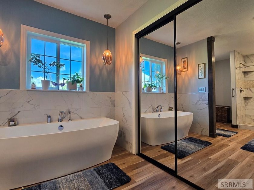 Dreaming of country living without sacrificing convenience? This - photo 15