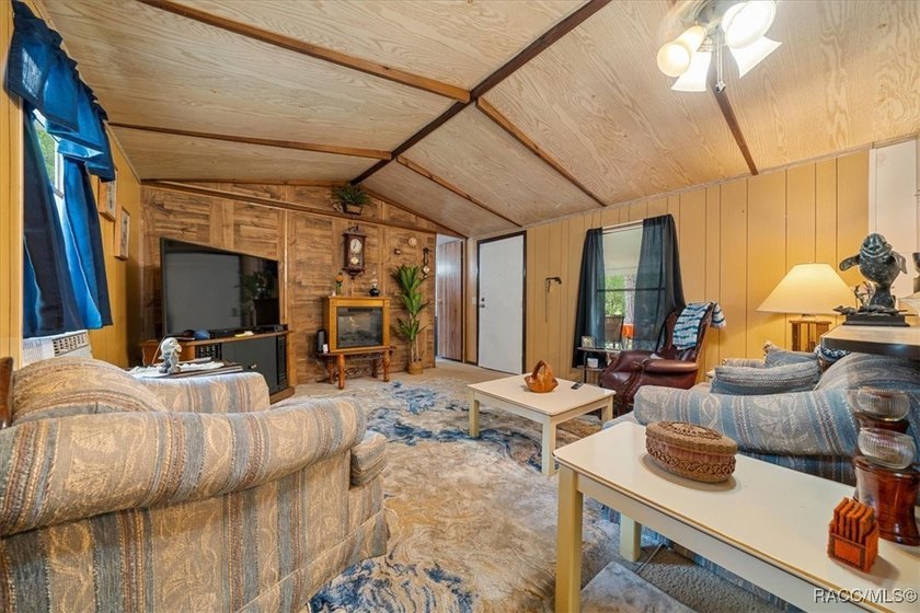 Welcome to this charming 2-bedroom, 1.5-bath single wide - photo 19
