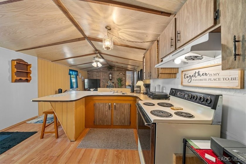 Welcome to this charming 2-bedroom, 1.5-bath single wide - photo 21