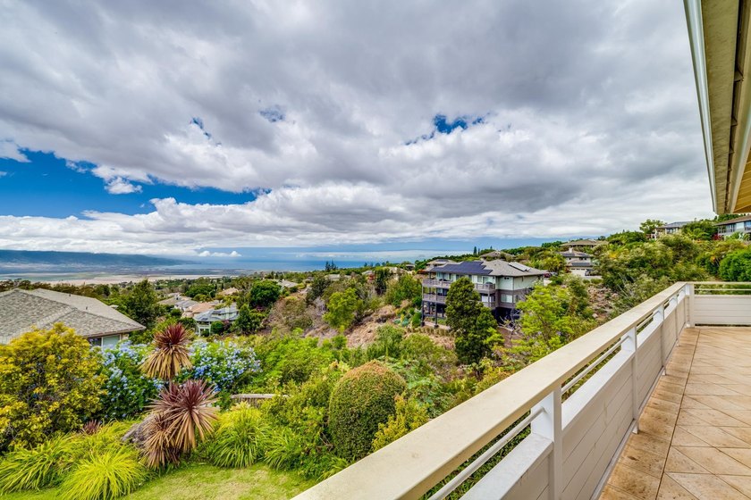 Upcountry Maui Living at Its Finest. Perched in the heart of - photo 22