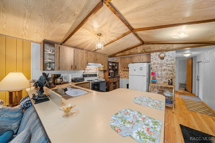 Welcome to this charming 2-bedroom, 1.5-bath single wide - photo 23