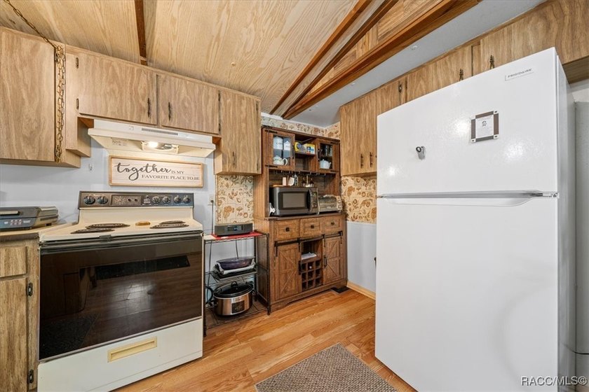Welcome to this charming 2-bedroom, 1.5-bath single wide - photo 25
