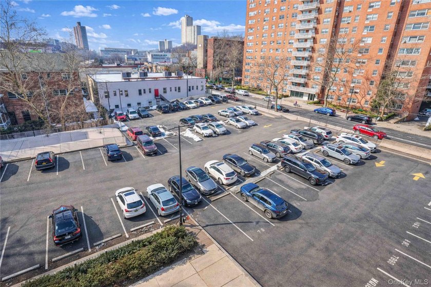 Welcome to Apartment 4E at 290 West 232nd Street - a bright and - photo 26