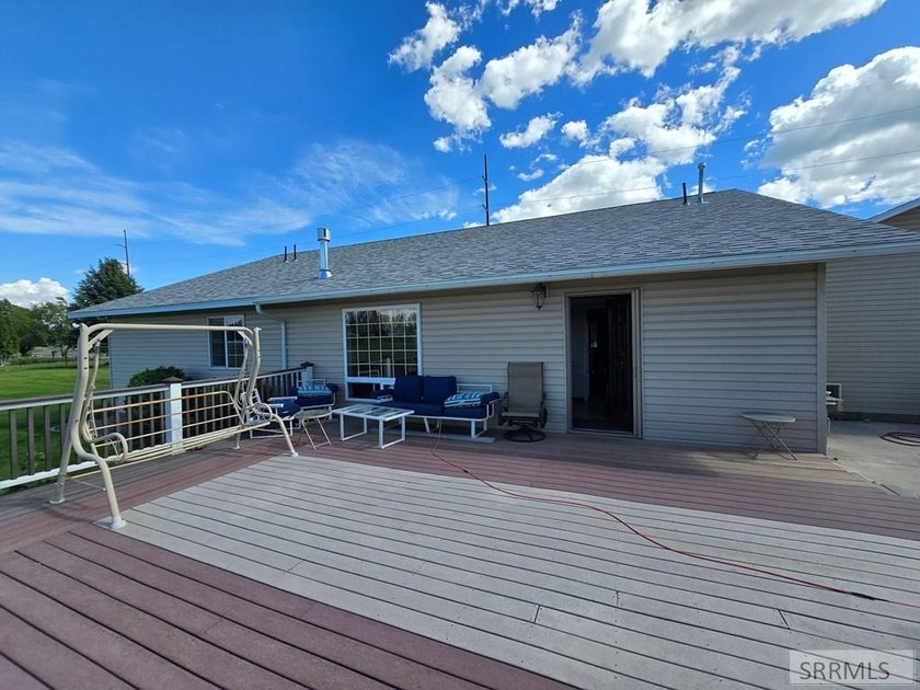 Dreaming of country living without sacrificing convenience? This - photo 38
