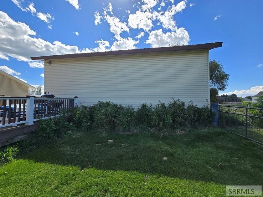 Dreaming of country living without sacrificing convenience? This - photo 39